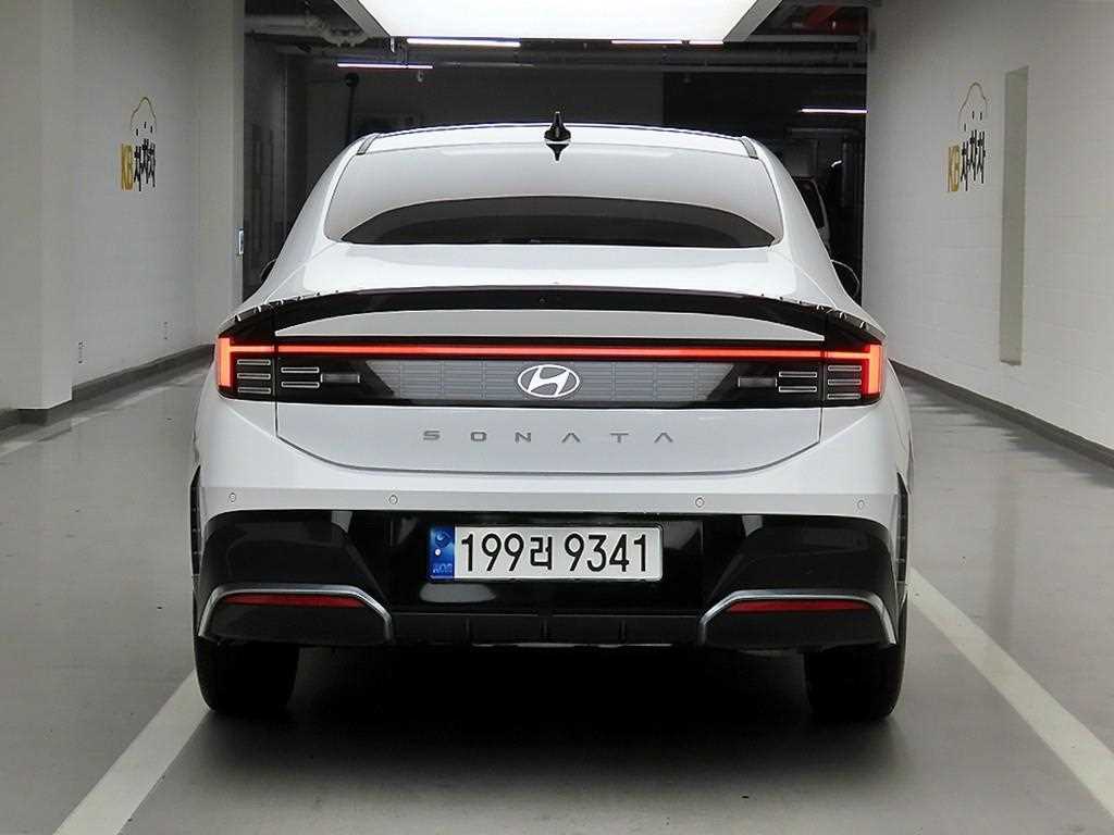 HYUNDAI Sonata - Vista 3