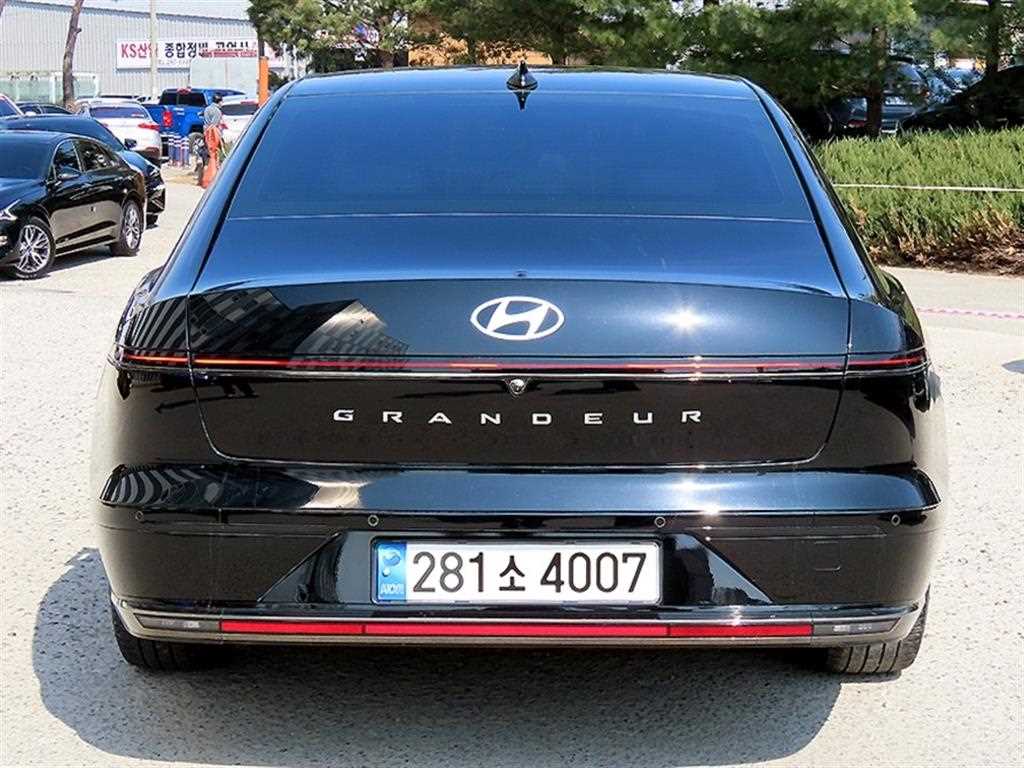 HYUNDAI Grandeur - Vista 5