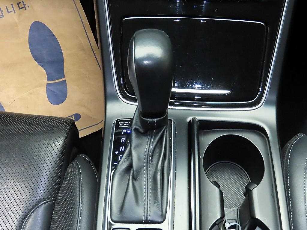 HYUNDAI Grandeur - Vista 10