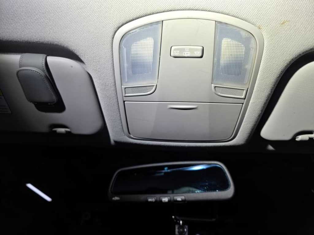 HYUNDAI Avante - Vista 9