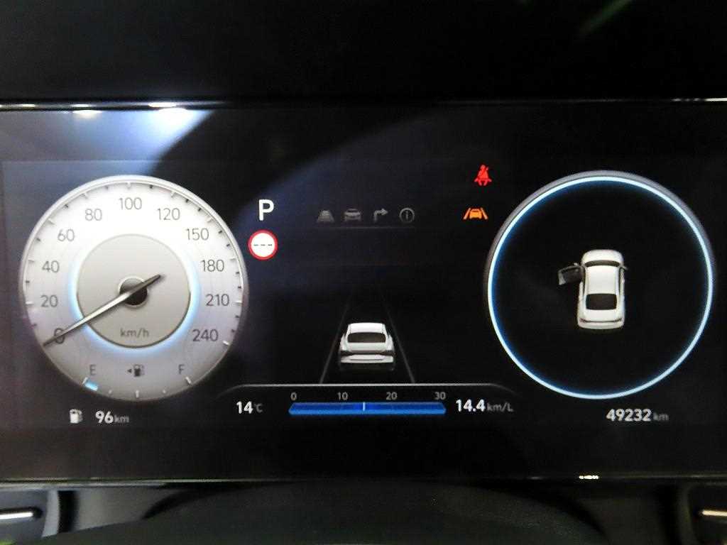 HYUNDAI Avante - Vista 9