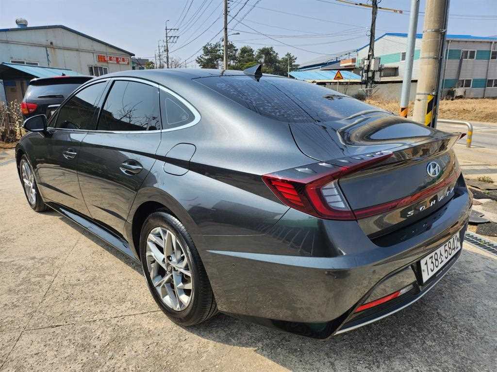 HYUNDAI Sonata - Vista 6