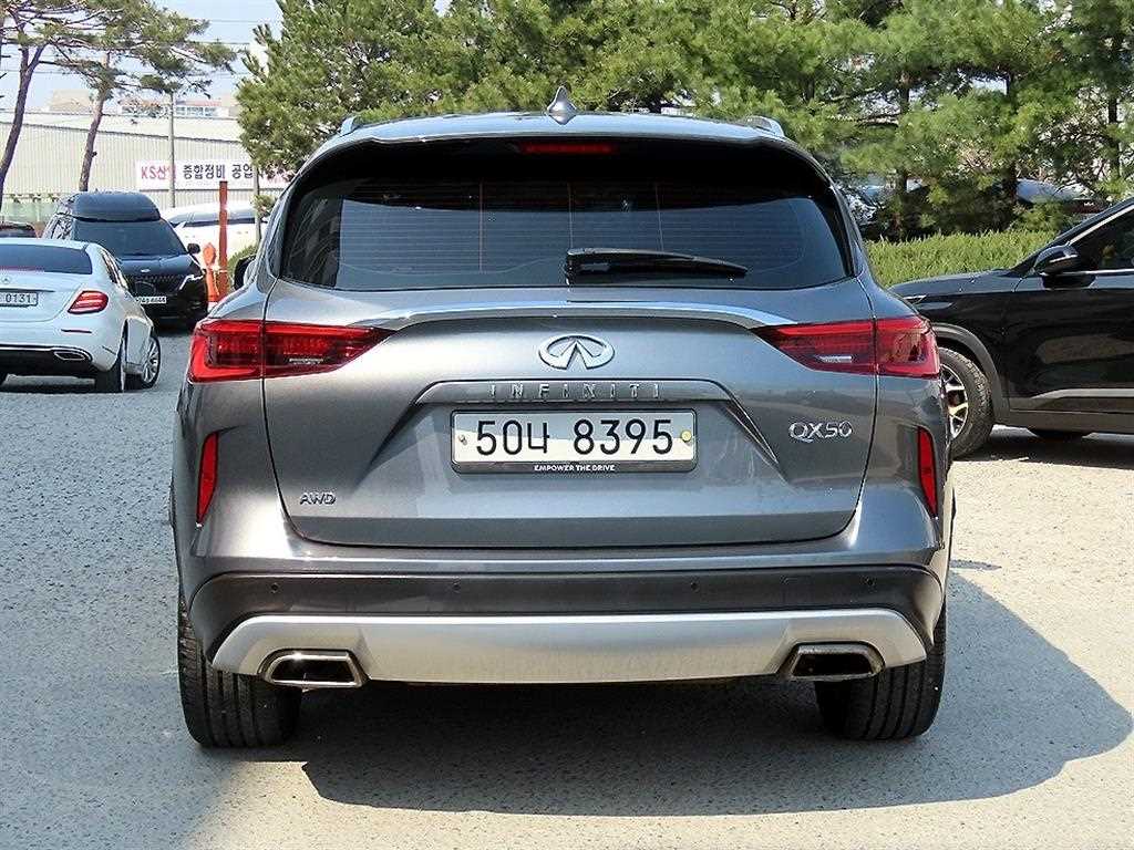 Infiniti QX - Vista 4