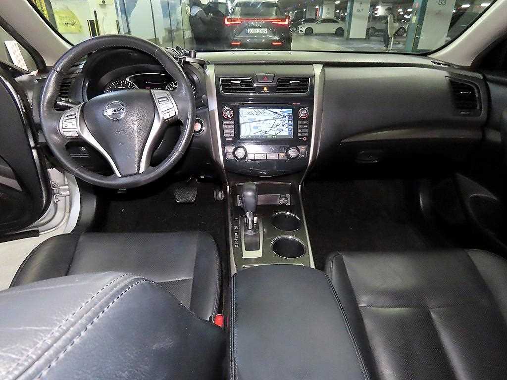 Nissan Altima - Vista 10