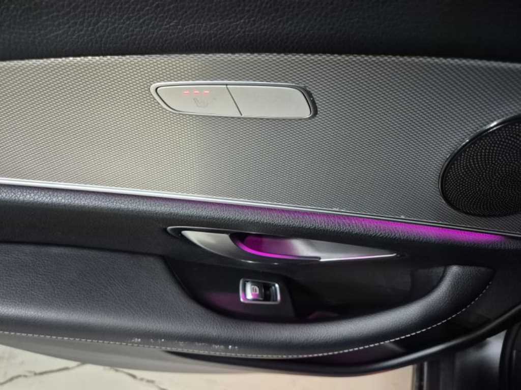 Mercedes Benz E class - Vista 8