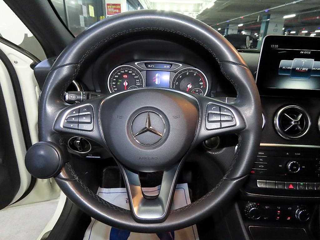 Mercedes Benz A Class - Vista 8