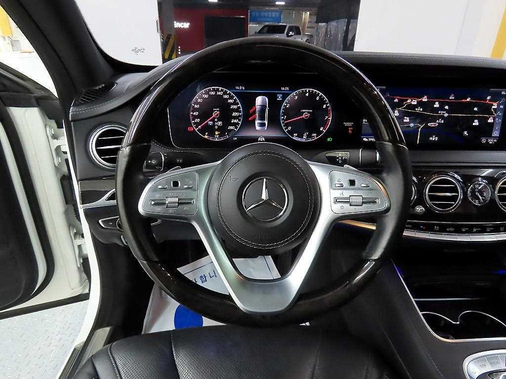 Mercedes Benz S Class - Vista 9