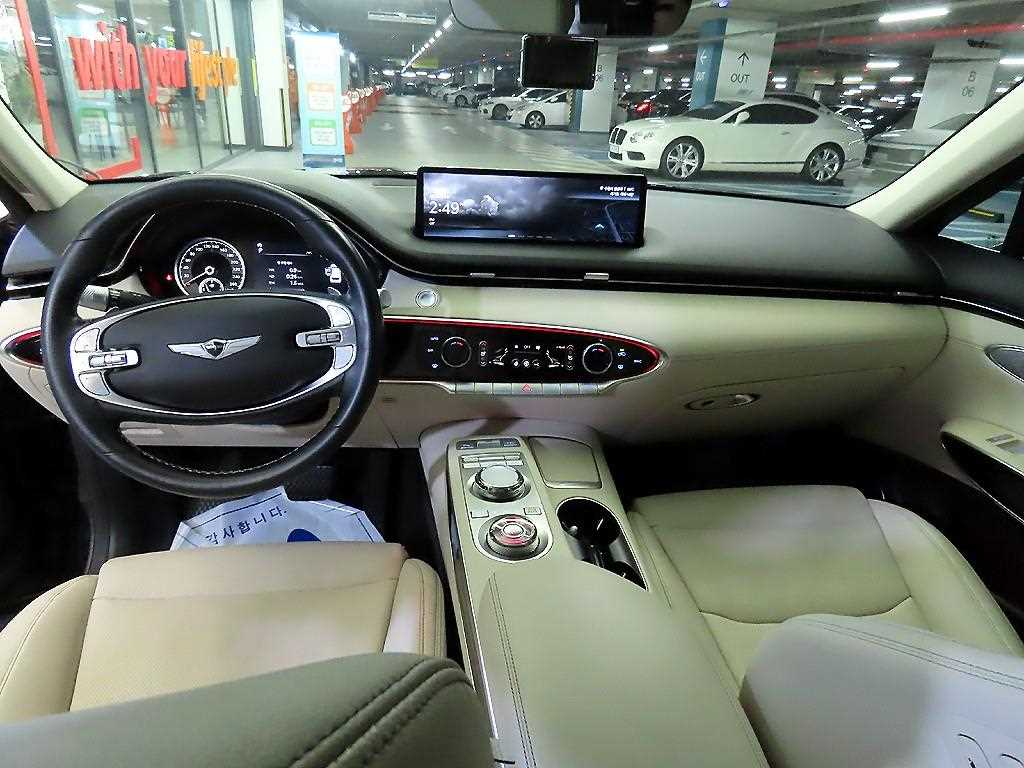 Genesis GV70 - Vista 10