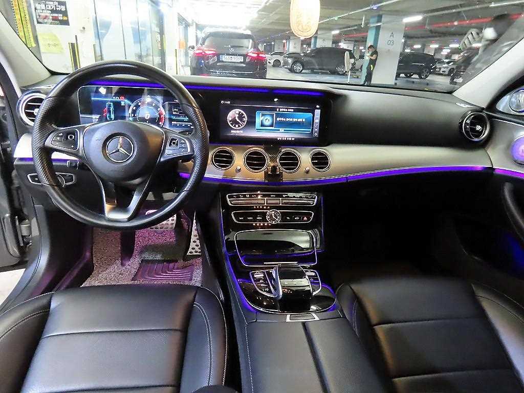 Mercedes Benz E class - Vista 10