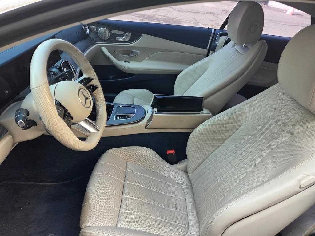 Mercedes Benz E class - Vista 8