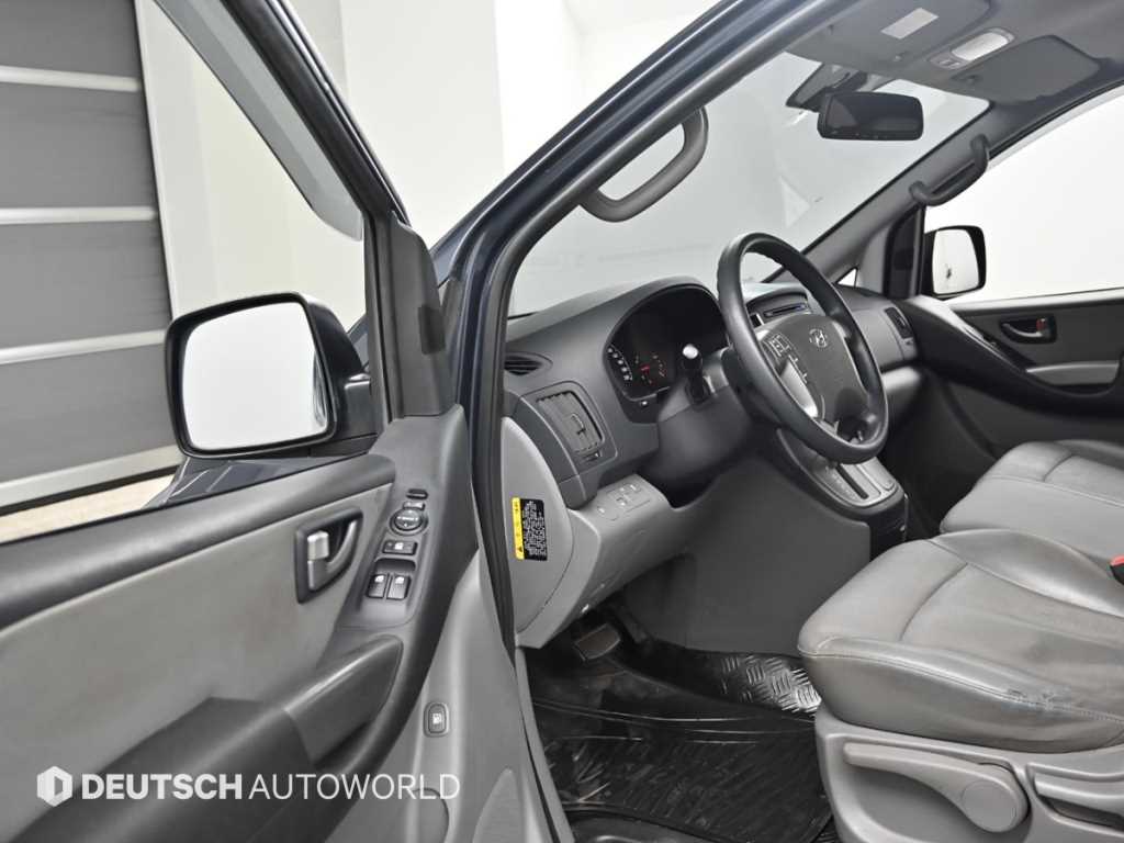 HYUNDAI Starex - Vista 11