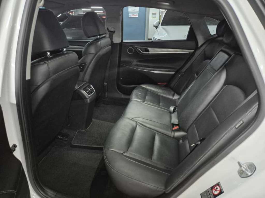 HYUNDAI Grandeur - Vista 8