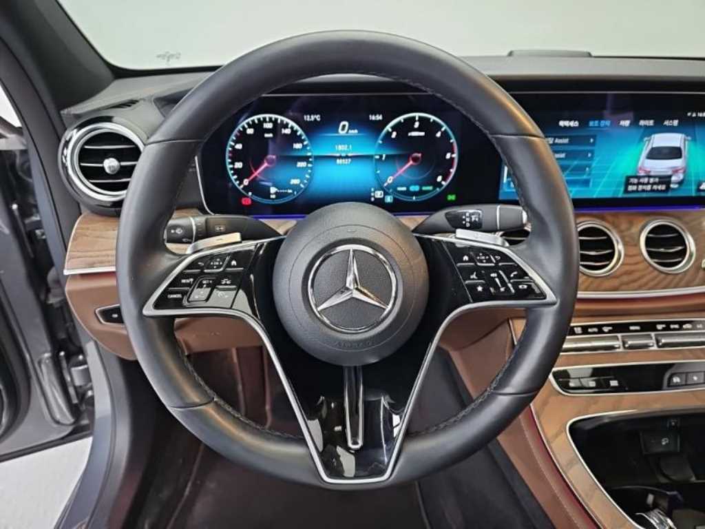 Mercedes Benz E class - Vista 6