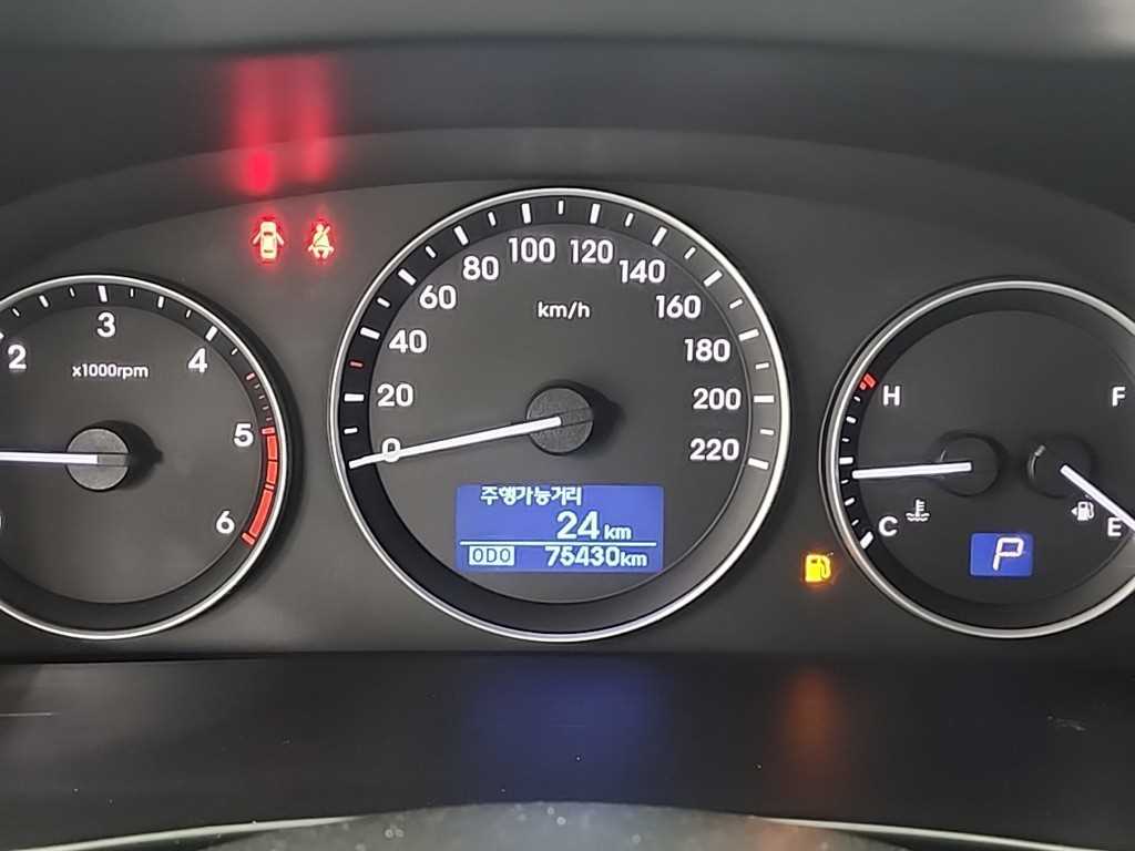 HYUNDAI Starex - Vista 6