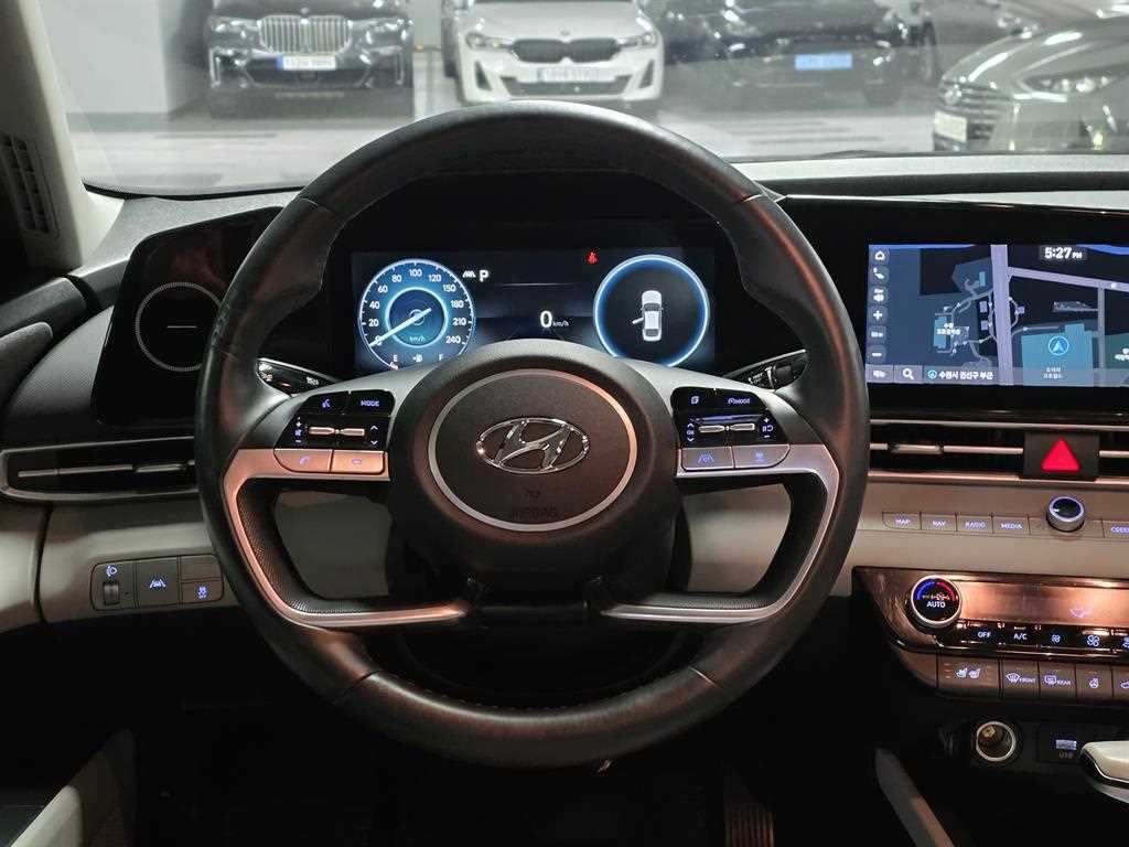 HYUNDAI Avante - Vista 7