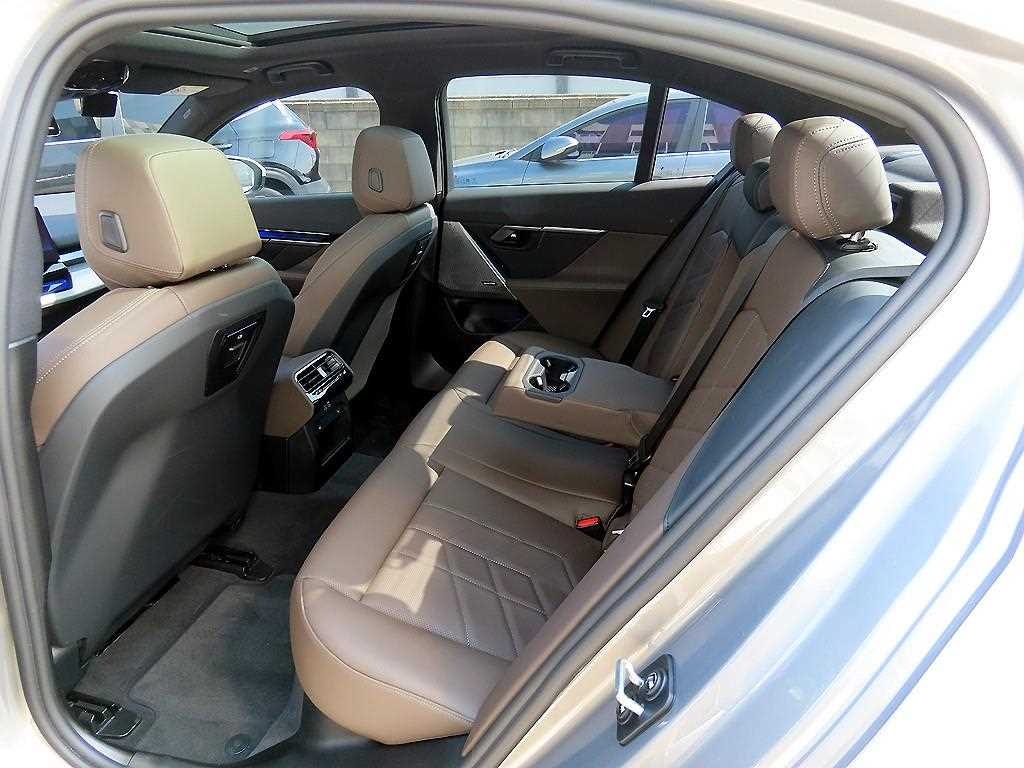 BMW 5 Series - Vista 6