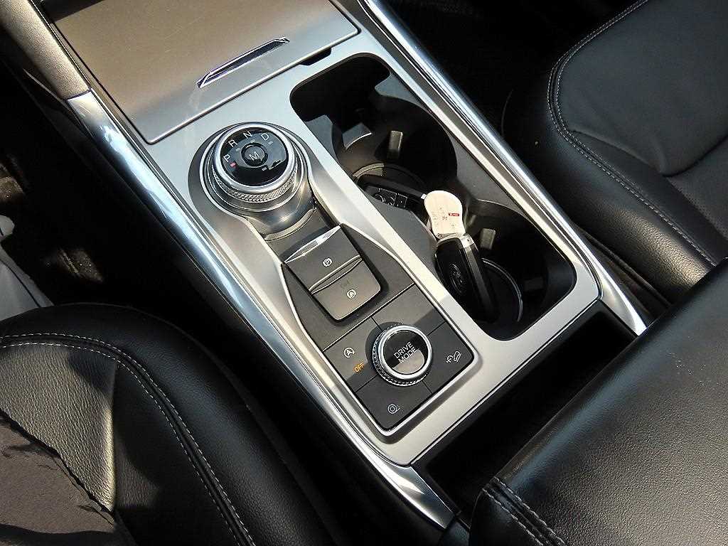 Ford Explorer - Vista 10