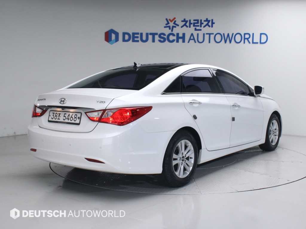 HYUNDAI Sonata - Vista 2