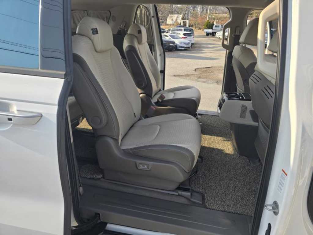 KIA Carnival - Vista 9