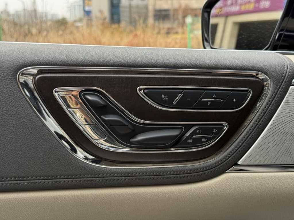 Lincoln Continental - Vista 12