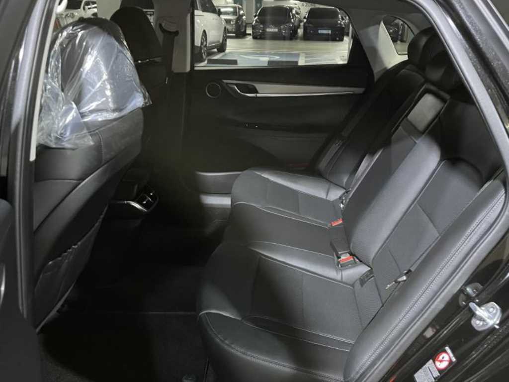 HYUNDAI Grandeur - Vista 7