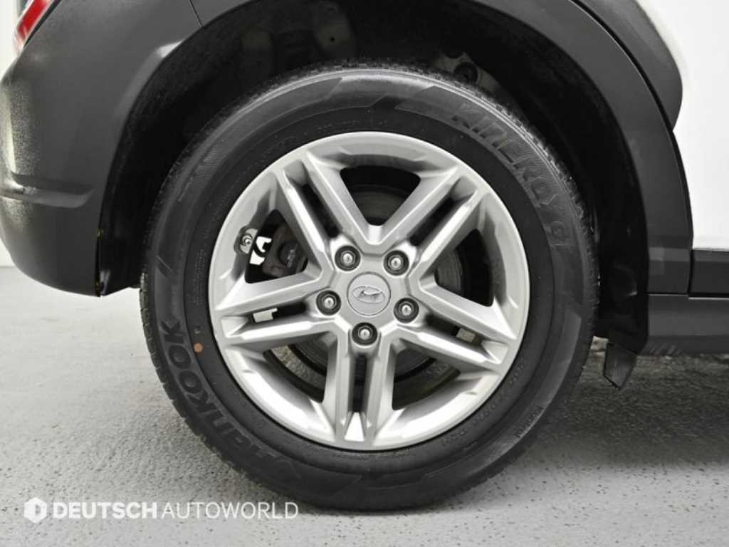 HYUNDAI Kona - Vista 5