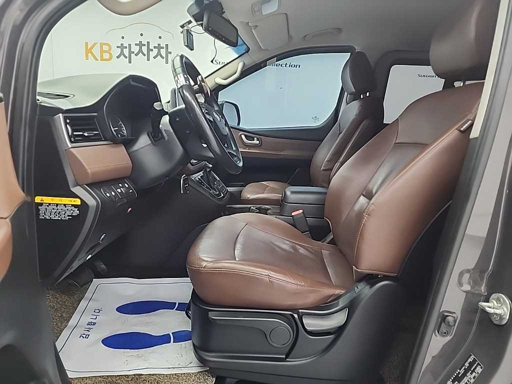 HYUNDAI Starex - Vista 11