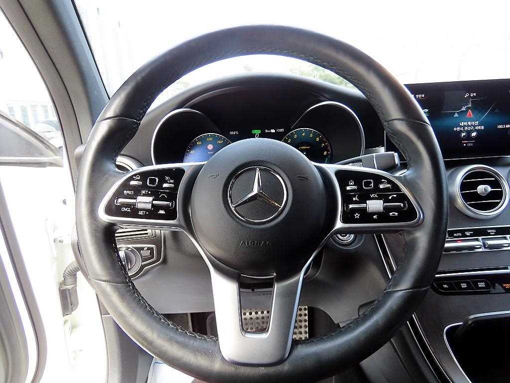 Mercedes Benz GLC Class - Vista 8