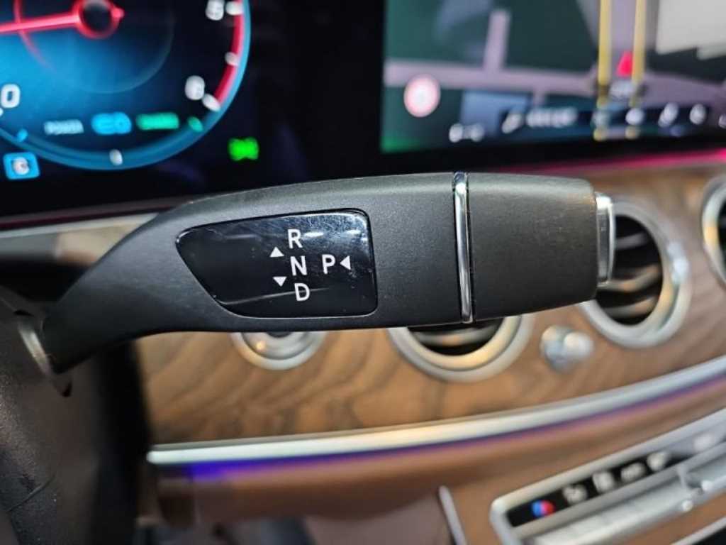 Mercedes Benz E class - Vista 11