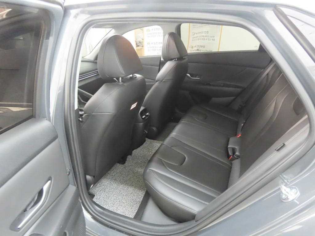 HYUNDAI Avante - Vista 6