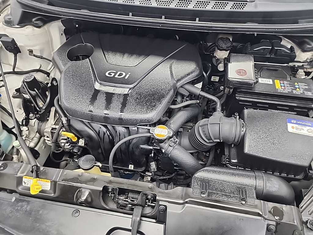 HYUNDAI Avante - Vista 5