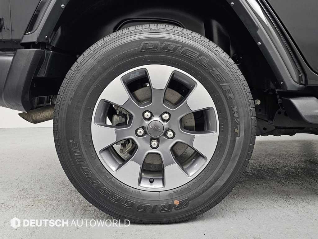 Jeep Wrangler - Vista 5