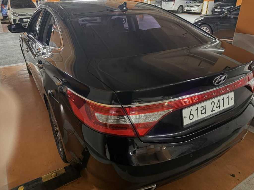 HYUNDAI Grandeur - Vista 2