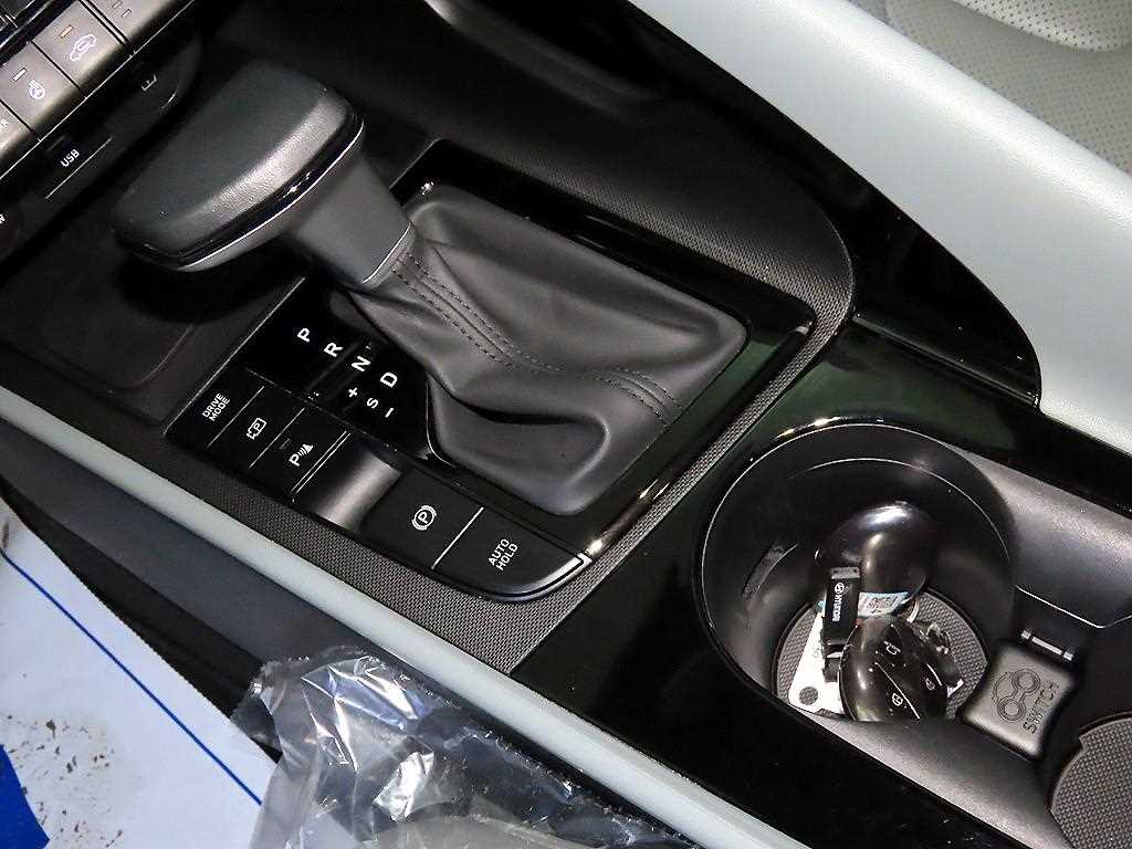 HYUNDAI Avante - Vista 12