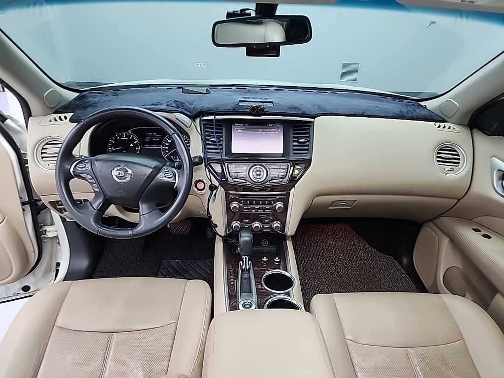 Nissan Pathfinder - Vista 7