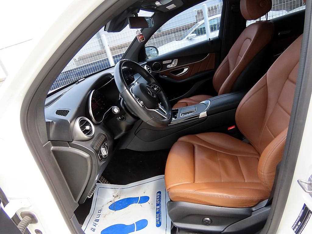 Mercedes Benz GLC Class - Vista 5