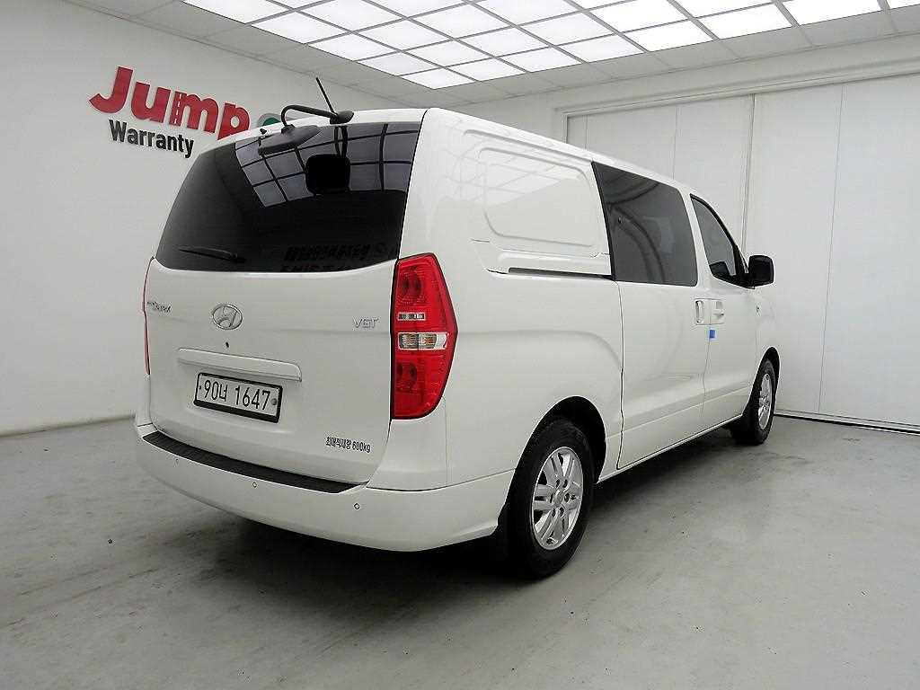 HYUNDAI Starex - Vista 4