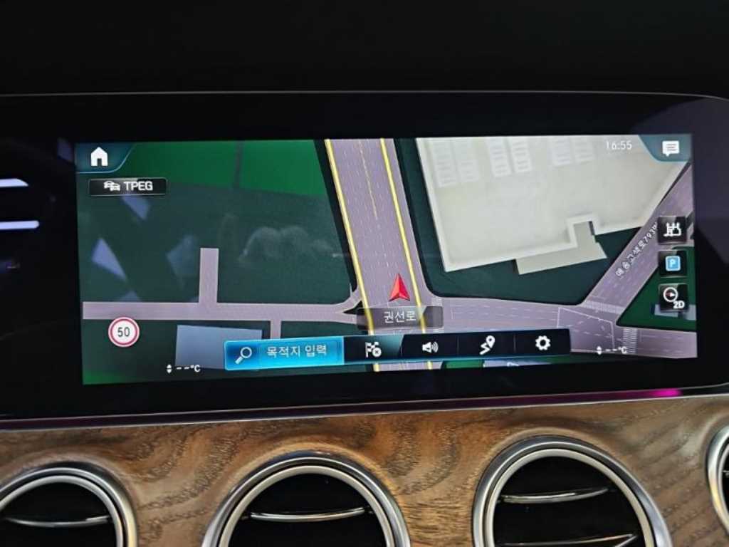 Mercedes Benz E class - Vista 9