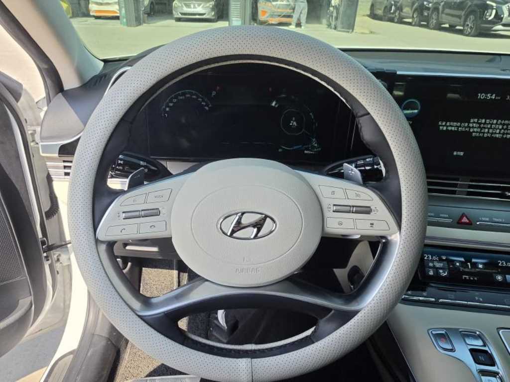 HYUNDAI Grandeur - Vista 9