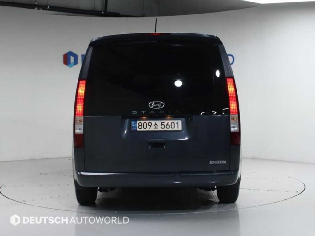 HYUNDAI Staria - Vista 4