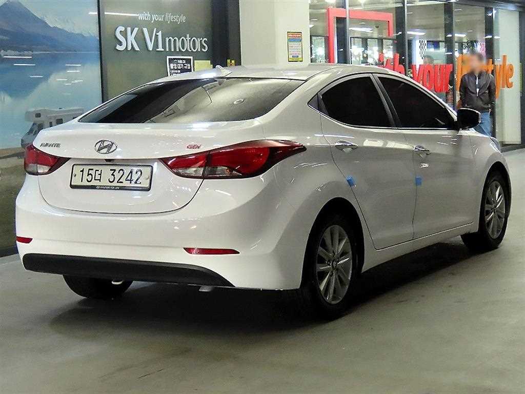HYUNDAI Avante - Vista 4