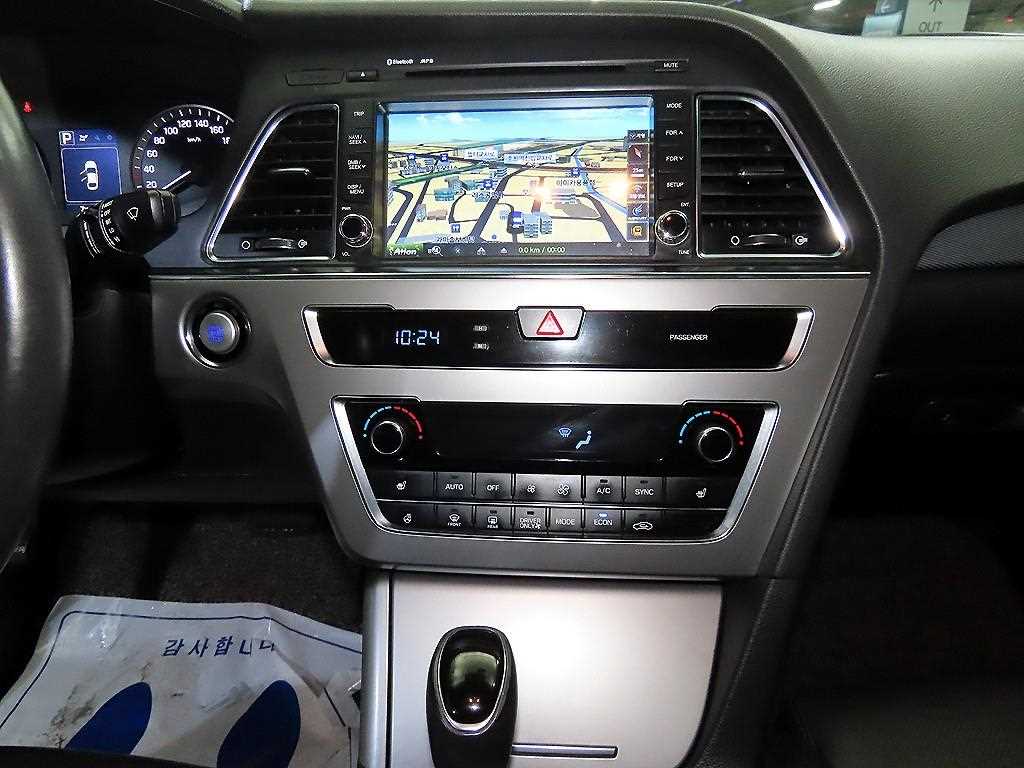 HYUNDAI Sonata - Vista 11