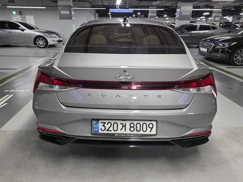 HYUNDAI Avante - Vista 4