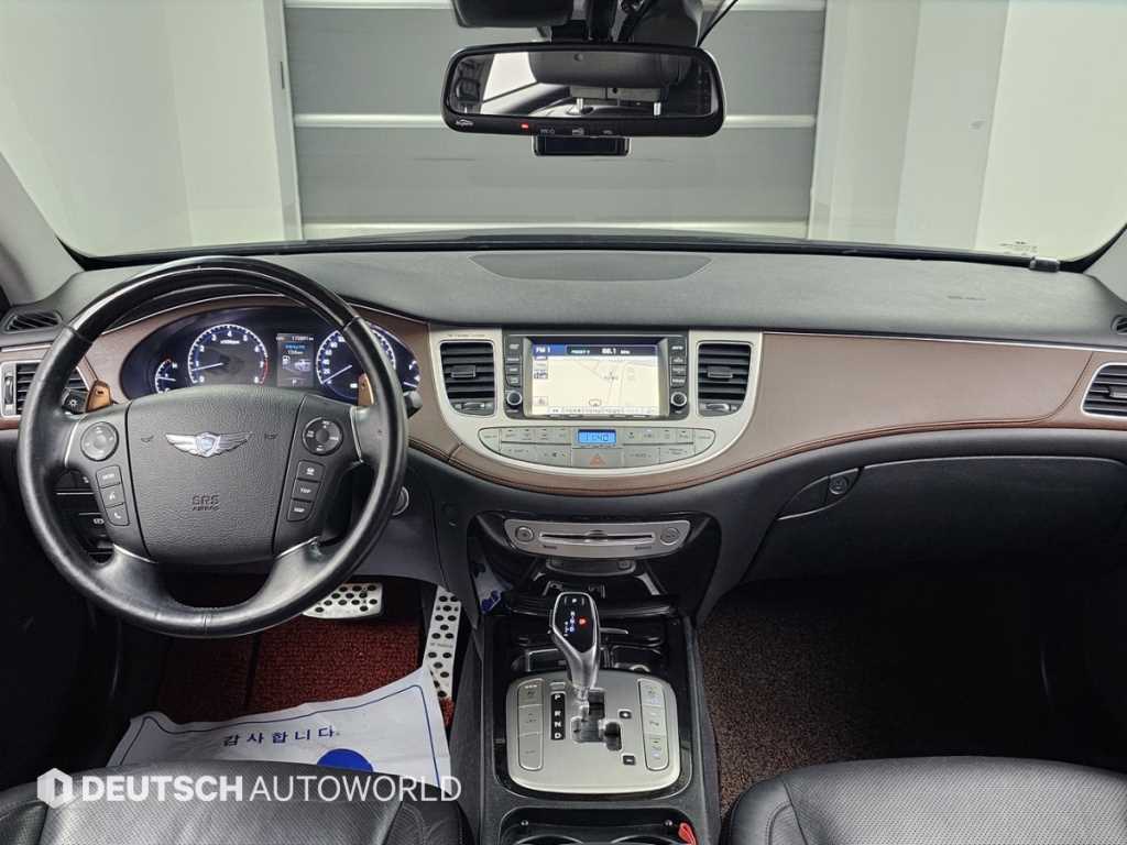 HYUNDAI Genesis - Vista 7