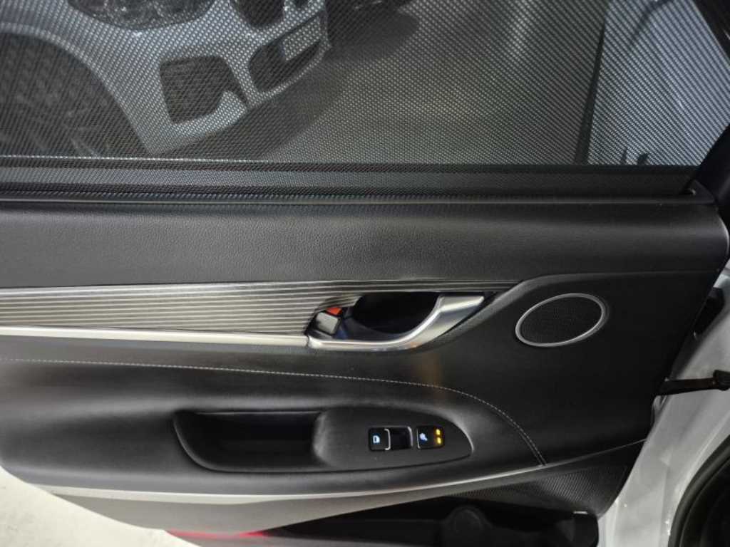 HYUNDAI Grandeur - Vista 9