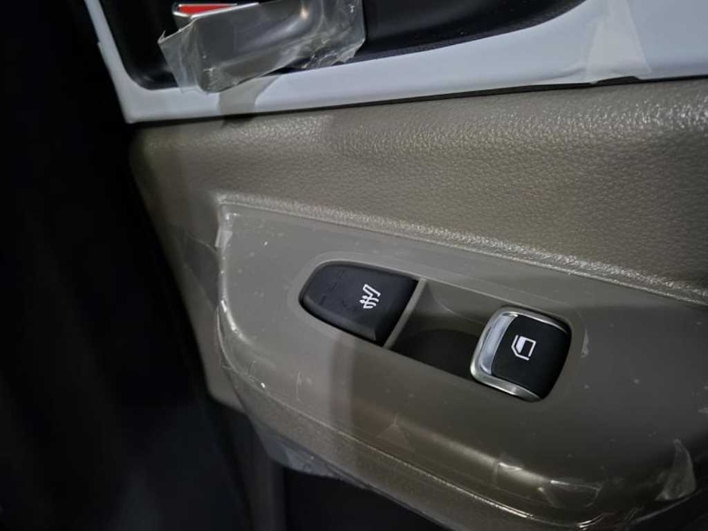 KIA Carnival - Vista 11