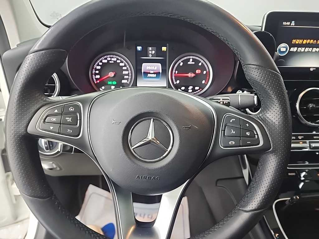 Mercedes Benz GLC Class - Vista 9