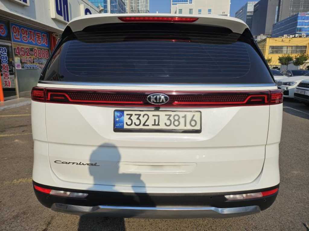 KIA Carnival - Vista 4