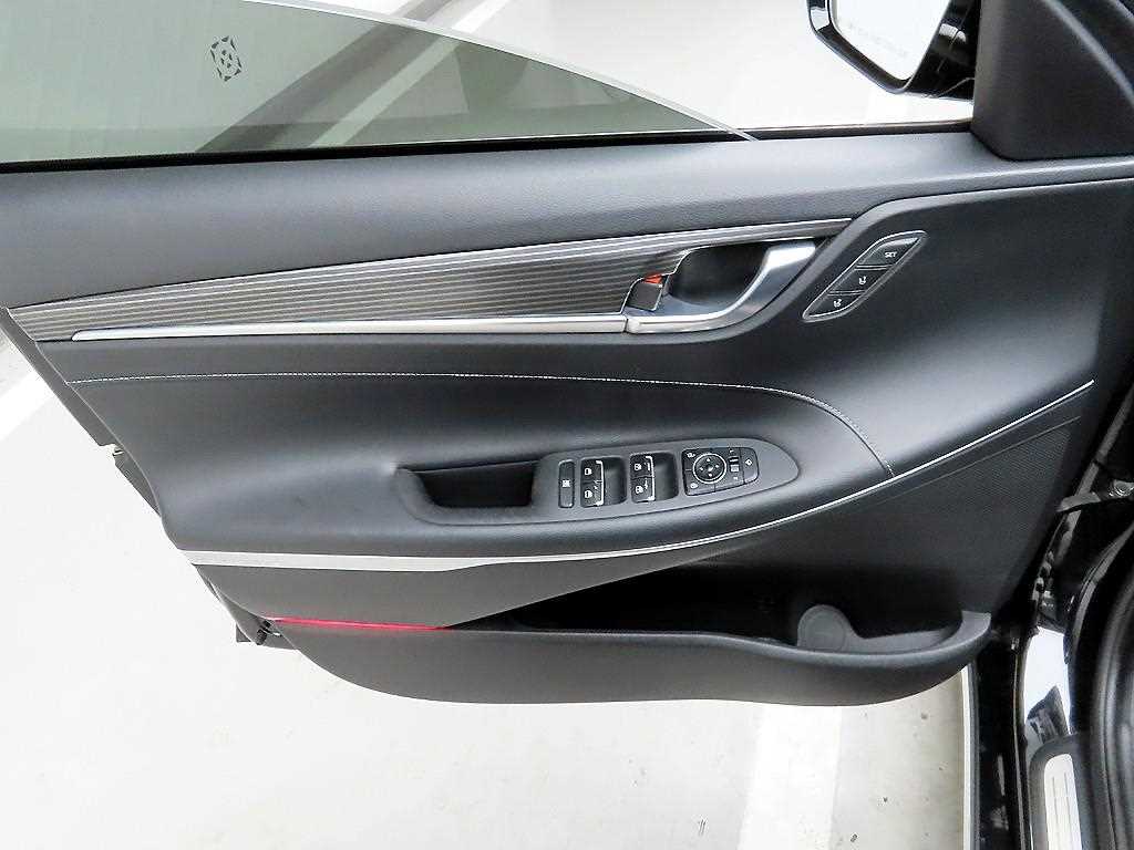 HYUNDAI Grandeur - Vista 11