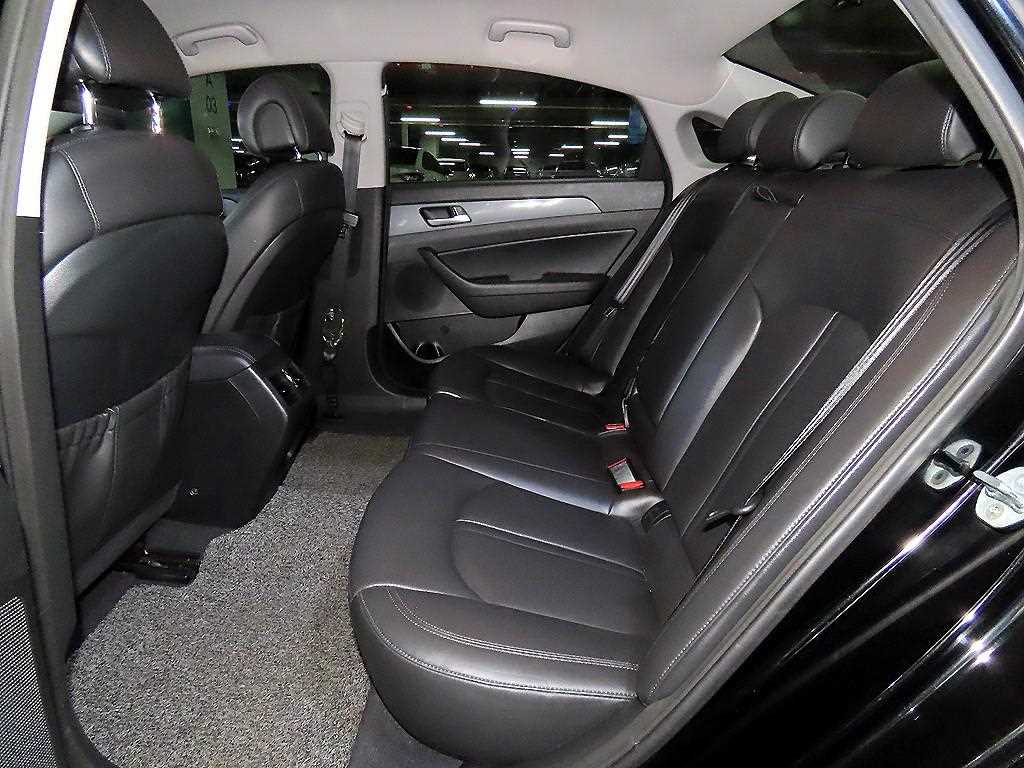 HYUNDAI Sonata - Vista 7